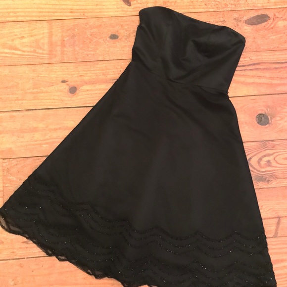 🥂 Bill Levkoff Beaded Strapless Evening Gown - Picture 3 of 8